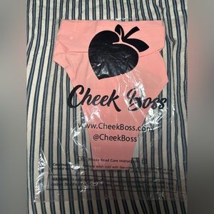 NWT Cheek Boss Large No Show Thong Panty in soft Peachy Pink